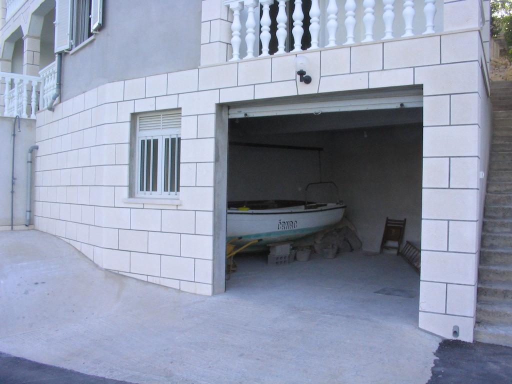 Apartments Gugic Приградица Экстерьер фото