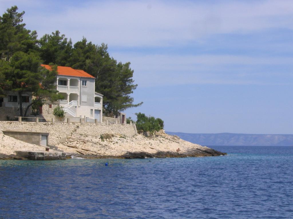 Apartments Gugic Приградица Экстерьер фото