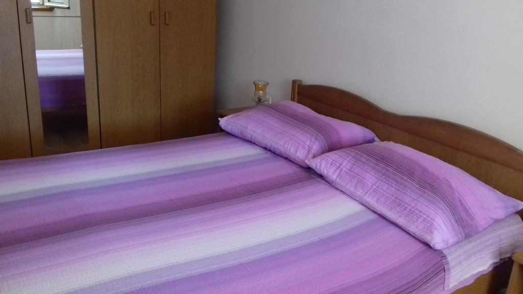 Apartments Gugic Приградица Экстерьер фото